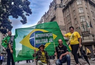 Entre os que votaram Bolsonaro em 2018, quase 50% apoia intervenção militar e fechar Congresso e STF