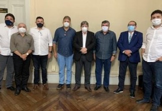 João Azevêdo formaliza aliança política com Roberto e Raniery Paulino em Guarabira: 'Avanço importante'