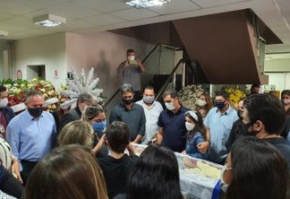 Governador João Azevêdo dá o último adeus e presta homenagem a Genival Matias
