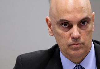 Moraes multa Facebook por não bloquear perfis bolsonaristas