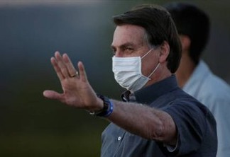 COVID-19: Bolsonaro libera nesta quinta quase R$ 2 bilhões para vacina