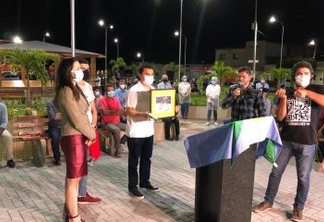 Wilson Santiago participa de inauguração de praça em Barra de São Miguel