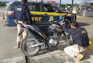 Polícia Rodoviária Federal recupera na Paraíba moto roubada em Pernambuco