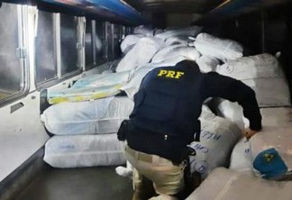 Polícia Rodoviária Federal apreende carga com 40 mil peças de roupa sem nota, no Sertão da Paraíba 
