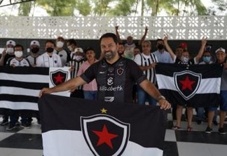 Presidente do Botafogo-PB confirma candidatura à reeleição