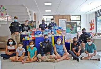 PRF na Paraíba realiza entrega de 5 mil fraldas descartáveis, kits de higiene, alimentos e brinquedos pela Campanha "Policiais contra o Câncer Infantil"