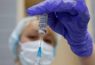 Rússia anuncia ter vacinado mais de 150 mil pessoas contra covid-19