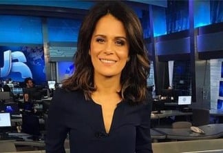Após ser afastada de telejornal por críticas a Bolsonaro, Adriana Araújo deixa Record