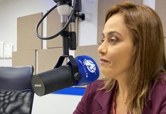 Ana Cláudia lamenta que Prefeitura de Campina, após desativar sistema integrado, retire outro benefício dos usuários