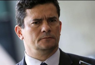 Bolsonaro diz à PF que Moro usou indicação ao STF para negociar comando da polícia