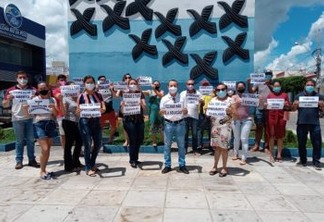 Comerciantes de Uiraúna se manifestam contra o fechamento dos estabelecimentos locais