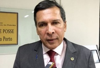Ricardo Barbosa revela diálogo com João Azevêdo sobre Veneziano, diz que governador "acolheu" sua opinião e acredita em realinhamento de ambos