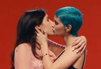 Promotor reclama de beijo homoafetivo em campanha de Dia dos Namorados da D&G - VEJA VÍDEO