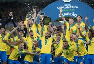 "NÃO É O MOMENTO": Com quase 2 mil mortes por dia, especialistas criticam a decisão da Conmebol em sediar a Copa América no Brasil