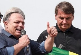 Exército decide não punir Pazuello por participação em ato político com Bolsonaro e arquiva  procedimento administrativo