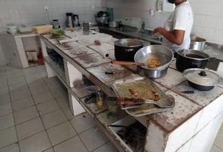 Restaurante é interditado por descumprir normas de higiene na Ponta do Seixas, em João Pessoa