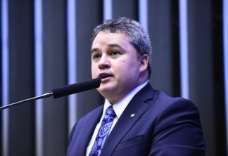 Efraim destina 6 milhões em recursos para saúde e infraestrutura na Paraíba