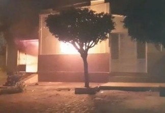 Homem é preso suspeito de provocar incêndio na casa dos pais em Cajazeiras, no Sertão da PB