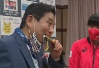 Japonesa vai receber nova medalha do COI após mordida de prefeito