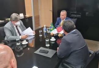 João Azevêdo reivindica adutora que levará água para o Brejo ao ministro do Desenvolvimento Regional
