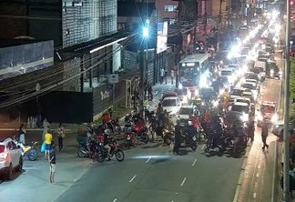 PEDEM JUSTIÇA: motoboys realizam protesto no retão de Manaíra, em João Pessoa, contra morte de motociclista; VEJA VÍDEO