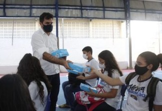 Prefeitura de São Bento contempla alunos do fundamental I e II da rede municipal com tablets para auxiliar nas tarefas escolares