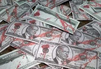 Dinheiro falso com rosto de Guedes é usado em protestos