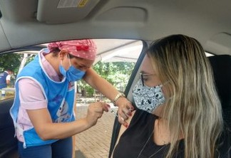 João Pessoa imuniza todos os públicos em ginásios e drive-thru neste sábado (13)