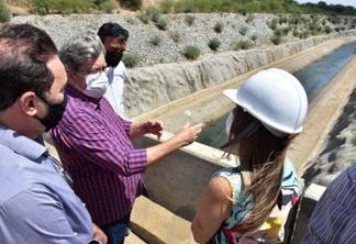 João Azevêdo inspeciona obras do sistema de abastecimento de água de Monteiro, que beneficiará mais de mil famílias