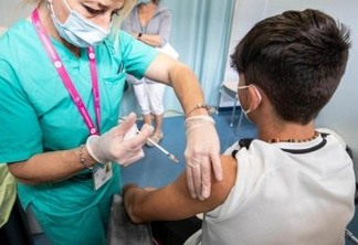 COVID: vacina reduz hospitalização de crianças pela Ômicron