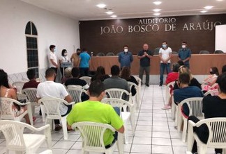 Prefeitura de Patos realiza entrega de certificados para a segunda turma do curso de designer gráfico