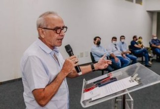 Cícero Lucena anuncia bonificação para agentes de saúde e de endemias, além de concurso com 250 vagas para o setor