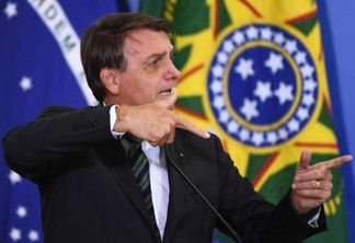 Ao lado de Rogério Marinho, Bolsonaro desembarca na Paraíba e cumpre agenda no Rio Grande do Norte