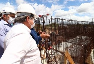 João Azevêdo inspeciona obras do sistema adutor Transparaíba que atenderá municípios do Curimataú paraibano