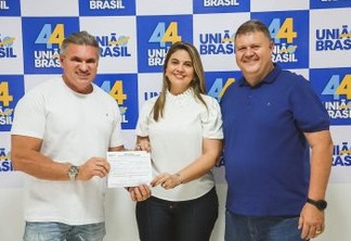 Vereadora Carol Gomes anuncia filiação ao partido União Brasil: "Novo Partido, Novos Rumos!"