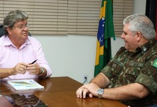 Governador João Azevêdo recebe visita do novo comandante do 1º Grupamento de Engenharia
