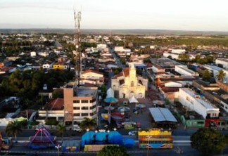 Prefeitura de Sapé antecipa salário de junho, anuncia 1ª parcela do 13º e injeta R$ 12 milhões na economia