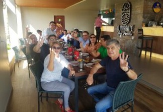 Wellington Roberto reúne mais de 30 prefeitos em encontro e angaria apoios no Alto Sertão