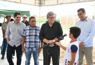 João Azevêdo entrega escola em Passagem e inspeciona obras da educação em Cacimba de Areia
