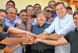 Mais um prefeito do PSDB anuncia adesão à reeleição de Azevêdo, que agora tem apoio dos nove gestores da região de Sousa