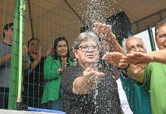 João Azevêdo garante água depois de sete anos em Areial e autoriza construção de creche e escola