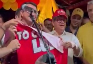 Em evento do PSB, prefeito de Picuí declara apoio à João Azevêdo e presenteia o governador com toalha de Lula - VEJA VÍDEO