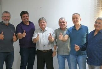 Prefeito do PSDB, vice-prefeito do União Brasil e lideranças políticas de Aroeiras declaram apoio à reeleição de João Azevêdo