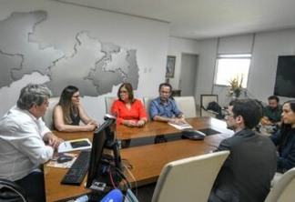 João Azevêdo se reúne com representantes da Enfermagem e garante pagamento do piso da categoria