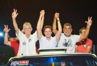 Veneziano e Ricardo são recebidos com festa na “Grande Carreata do Time de Lula”, na cidade de Patos