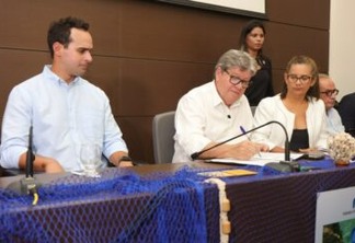 João Azevêdo formaliza parceria com IFPB para restauração ecológica dos corais e promoção do turismo sustentável