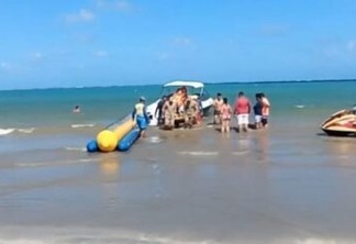 Turista cai de embarcação em praia de Cabedelo e é levado para hospitalem JP
