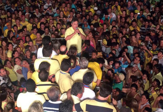 Em Cajazeiras, Cássio realiza outro comício gigante e recebe a adesão do ex-prefeito Carlos Rafael   
