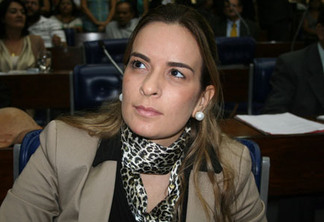 Daniela Ribeiro afirma que é 'uma afronta' convite para seu pai ser vice de Romero Rodrigues