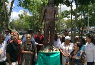 Ronaldo Filho entrega monumento que homenageia líder da revolução Quebra-Quilos